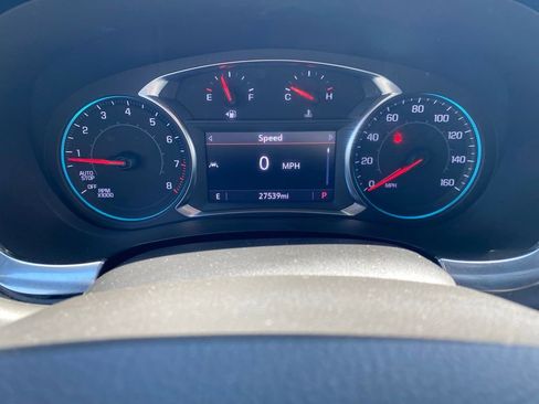 Used 2023 Chevrolet Traverse LT w/ LPO, Floor Liner Package FWD image 12