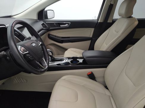 Used 2017 Ford Edge Titanium w/ Technology Package AWD/4WD image 17