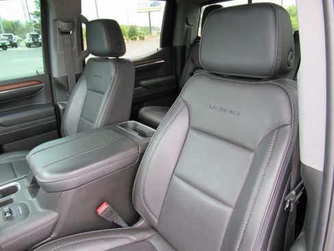 Used 2024 GMC Sierra 1500 Denali AWD/4WD image 16