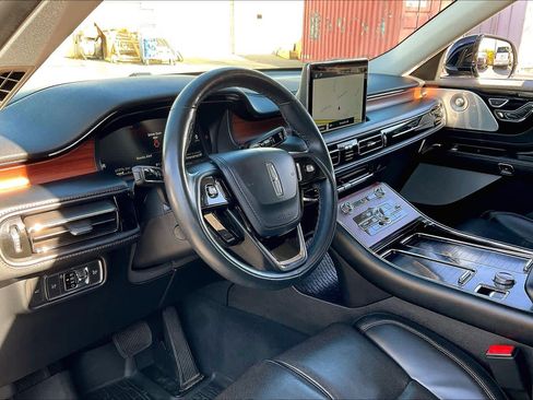 Used 2023 Lincoln Aviator Reserve w/ Equipment Group 201A image 17