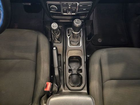 Used 2019 Jeep Wrangler Unlimited Sahara w/ Uconnect 4C Nav & Sound Group image 19