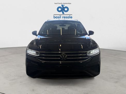 Used 2024 Volkswagen Tiguan SE image 8