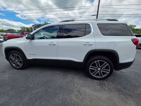Used 2020 GMC Acadia SLT w/ LPO, Cargo Package FWD image 8