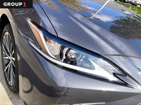 Used 2025 Lexus ES 350 w/ Premium Package image 24