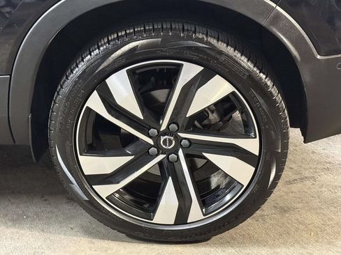Used 2024 Volvo XC40 B5 Plus w/ Climate Package AWD/4WD image 13