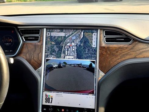 Used 2017 Tesla Model S 60 RWD image 22