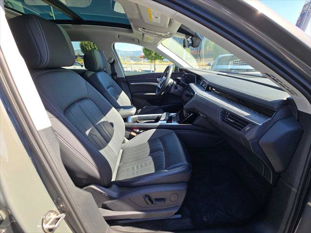 Used 2024 Audi Q8 e-tron Premium AWD/4WD image 11