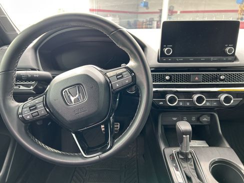 Used 2025 Honda Civic Sport image 6