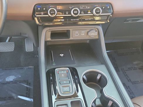 Used 2024 Honda Pilot Elite image 22