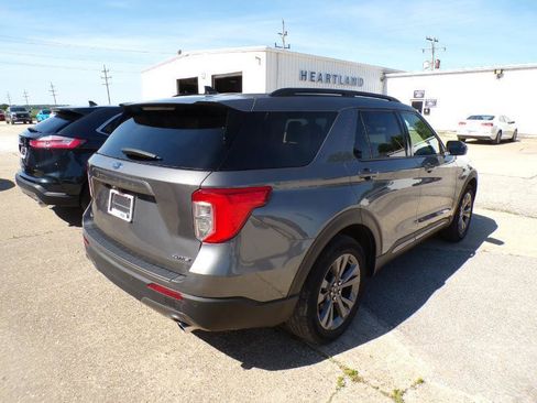 Used 2023 Ford Explorer XLT w/ Equipment Group 202A AWD/4WD image 2