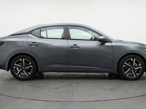 Used 2025 Nissan Sentra SV FWD image 11