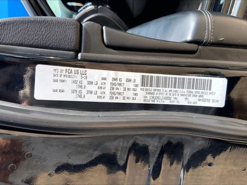 Used 2018 Jeep Grand Cherokee Laredo RWD image 36