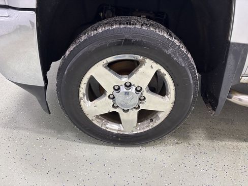 Used 2015 Chevrolet Silverado 2500 LTZ w/ Z71 Package, Off-Road image 8