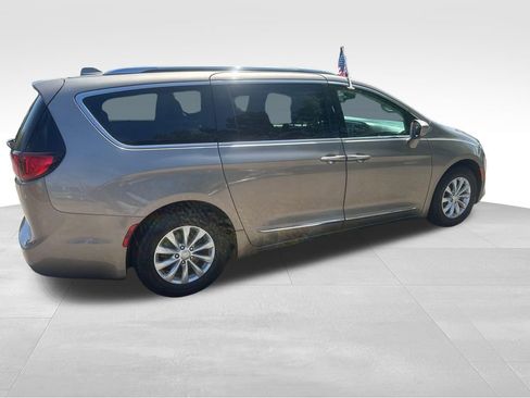 Used 2018 Chrysler Pacifica Touring-L w/ Premium Audio Group image 24