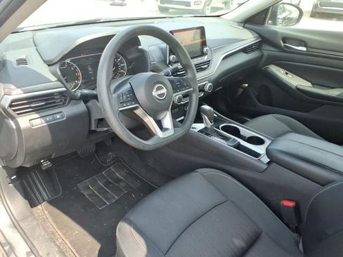 Used 2024 Nissan Altima 2.5 SV FWD image 8