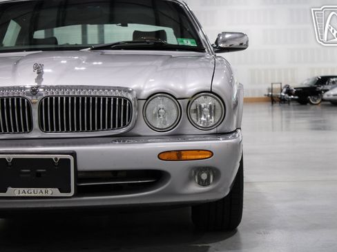 Used 2002 Jaguar XJ8 L RWD image 38