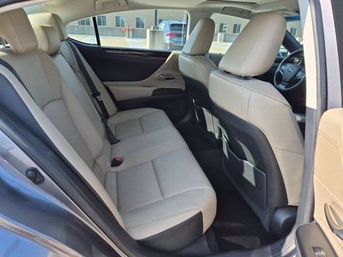 Used 2021 Lexus ES 250 w/ Premium Package AWD/4WD image 17
