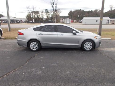 Used 2020 Ford Fusion S image 2