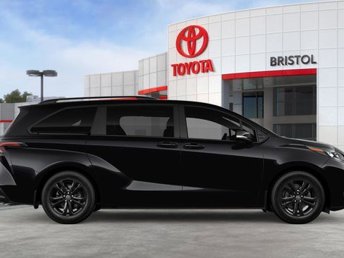 New 2026 Toyota Sienna XSE image 14