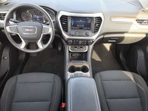 Used 2023 GMC Acadia SLE w/ Driver Convenience Package FWD image 9