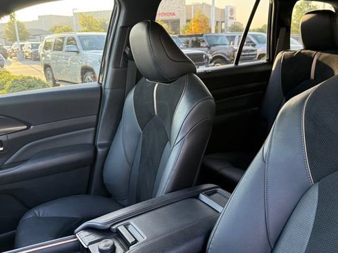 Used 2024 Toyota Grand Highlander AWD Hybrid image 18