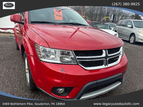 Used 2014 Dodge Journey SXT w/ Flexible Seating Group image 4