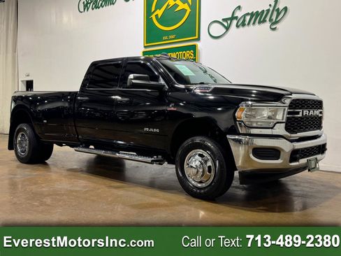 Used 2020 RAM 3500 Tradesman w/ Chrome Appearance Group image 1