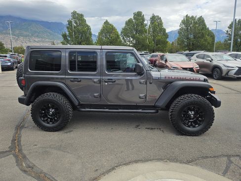 Used 2022 Jeep Wrangler Unlimited Rubicon AWD/4WD image 4
