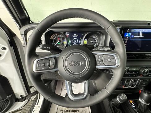 Certified 2025 Jeep Wrangler Unlimited Sahara AWD/4WD image 11