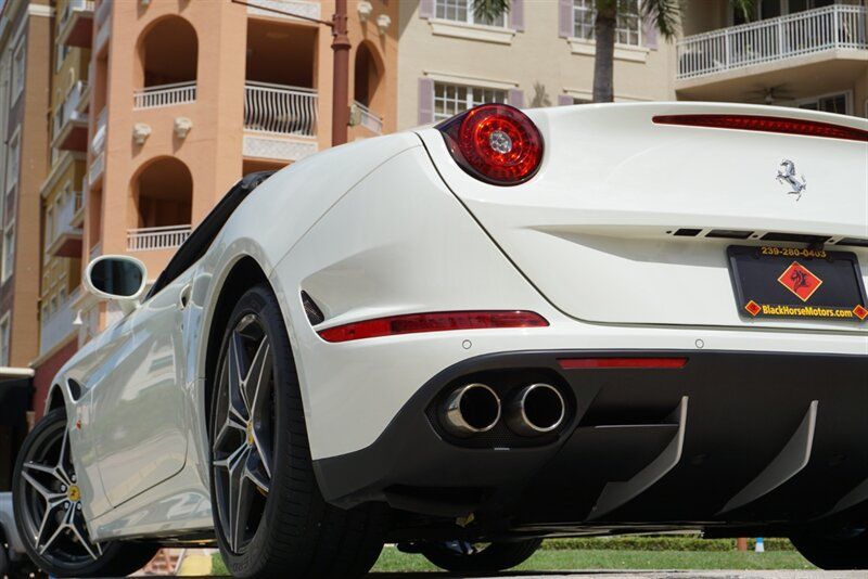 Used 2017 Ferrari California T RWD image 42