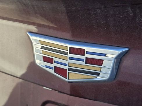 Used 2023 Cadillac XT4 Premium Luxury image 10