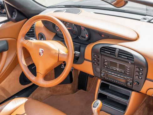 Used 2003 Porsche Boxster RWD image 24