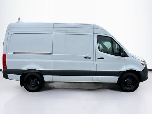 Used 2025 Mercedes-Benz Sprinter 2500 image 4