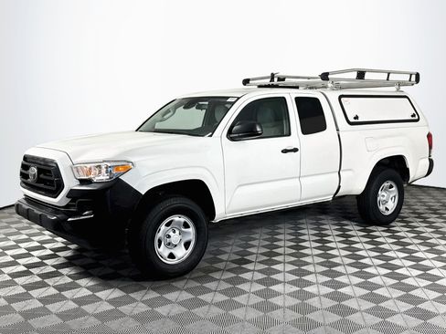 Used 2022 Toyota Tacoma SR RWD image 4