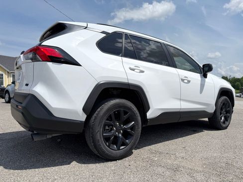 Used 2021 Toyota RAV4 LE FWD image 6
