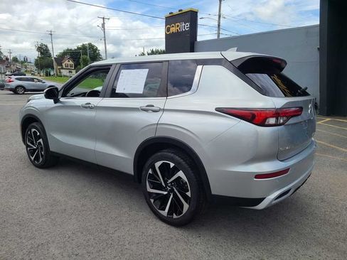 Used 2022 Mitsubishi Outlander SE FWD image 9