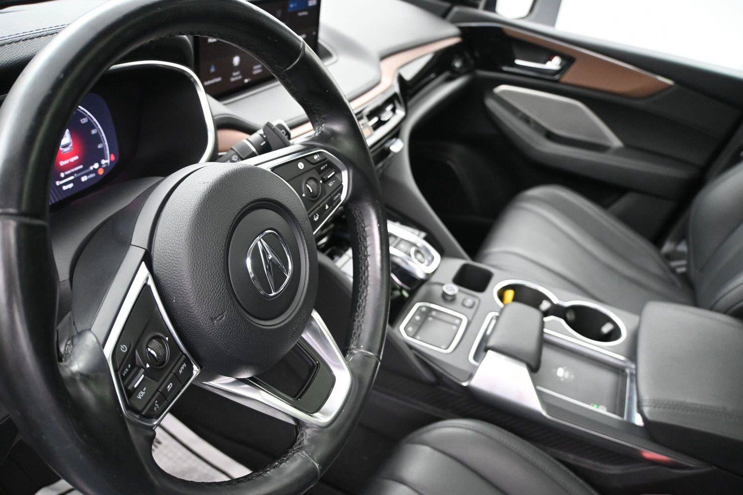 Used 2022 Acura MDX SH-AWD image 2