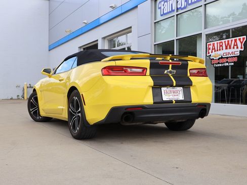 Used 2017 Chevrolet Camaro LT RWD image 29