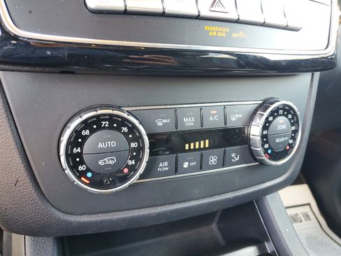 Used 2019 Mercedes-Benz GLS 450 4MATIC image 25