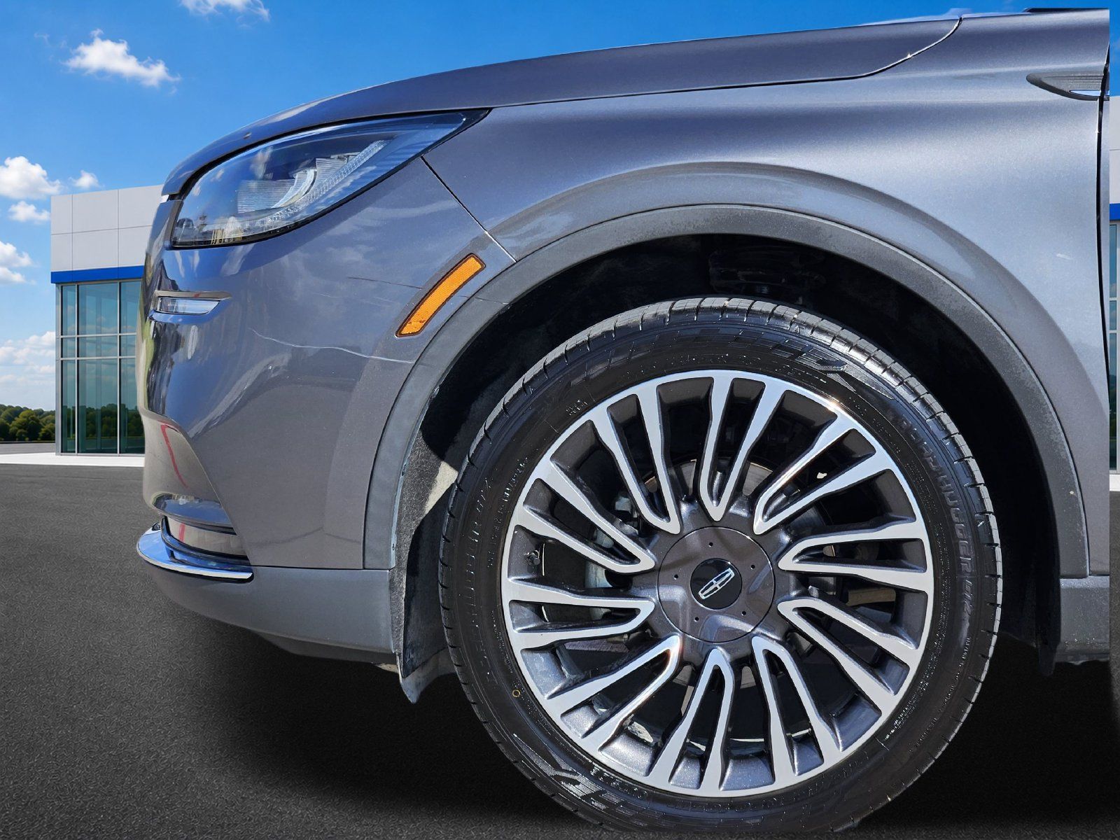 Used 2021 Lincoln Corsair Reserve FWD image 9