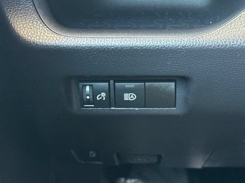 Certified 2022 Toyota RAV4 LE AWD/4WD image 31