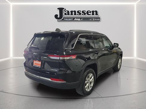 Used 2023 Jeep Grand Cherokee Limited AWD/4WD image 5