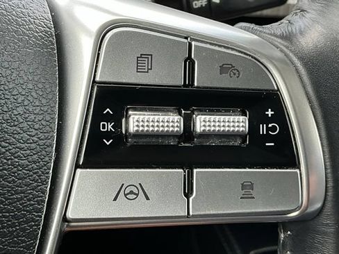 Used 2025 Kia Telluride SX w/ SX Captain's Chair Package FWD image 19