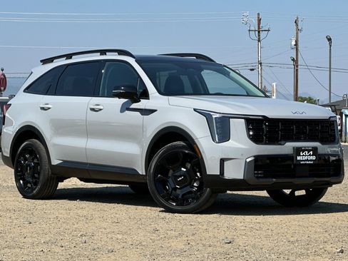 Used 2024 Kia Sorento SX AWD/4WD image 2
