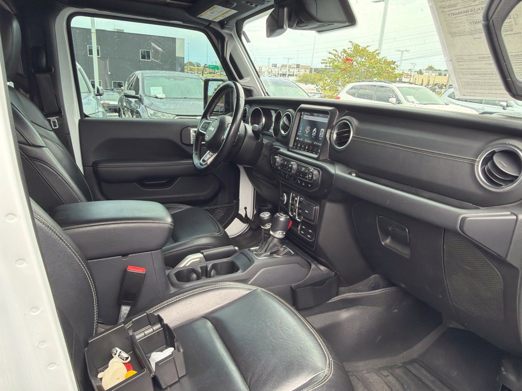Used 2021 Jeep Wrangler Unlimited Sahara w/ Cold Weather Group AWD/4WD image 5