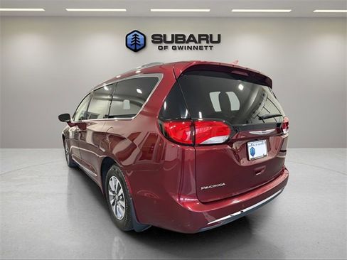 Used 2020 Chrysler Pacifica Touring-L Plus w/ Advanced Safetytec Group image 3