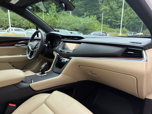 Used 2017 Cadillac XT5 Premium Luxury FWD image 20