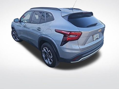 Used 2024 Chevrolet Trax LT w/ Driver Confidence Package image 3