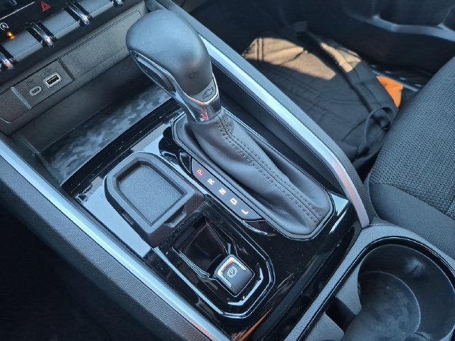 Used 2024 Chevrolet Colorado LT RWD image 25