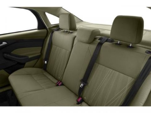 Used 2018 Ford Focus SE w/ SE Appearance Package image 18